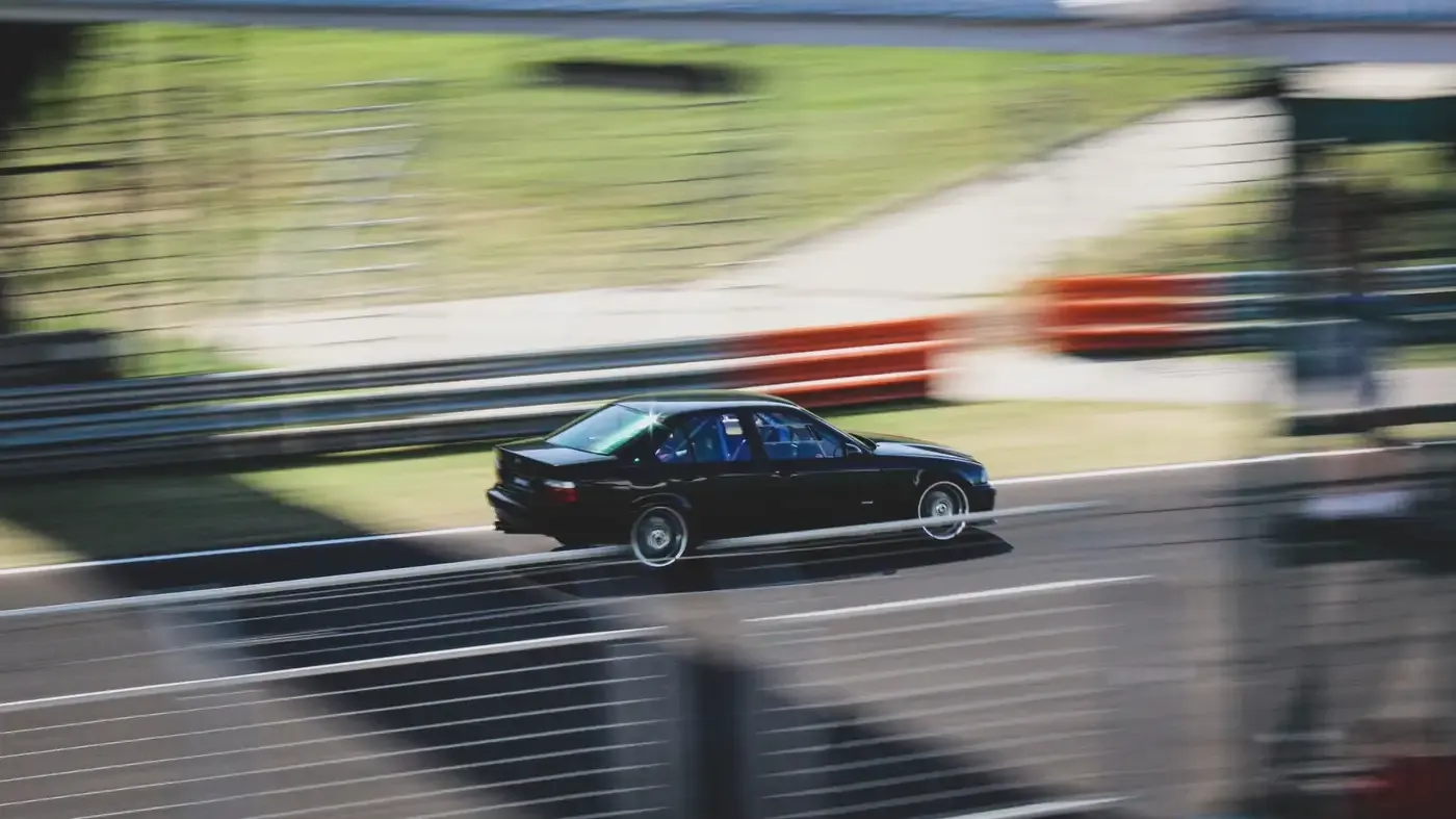 BMW E36 during a race